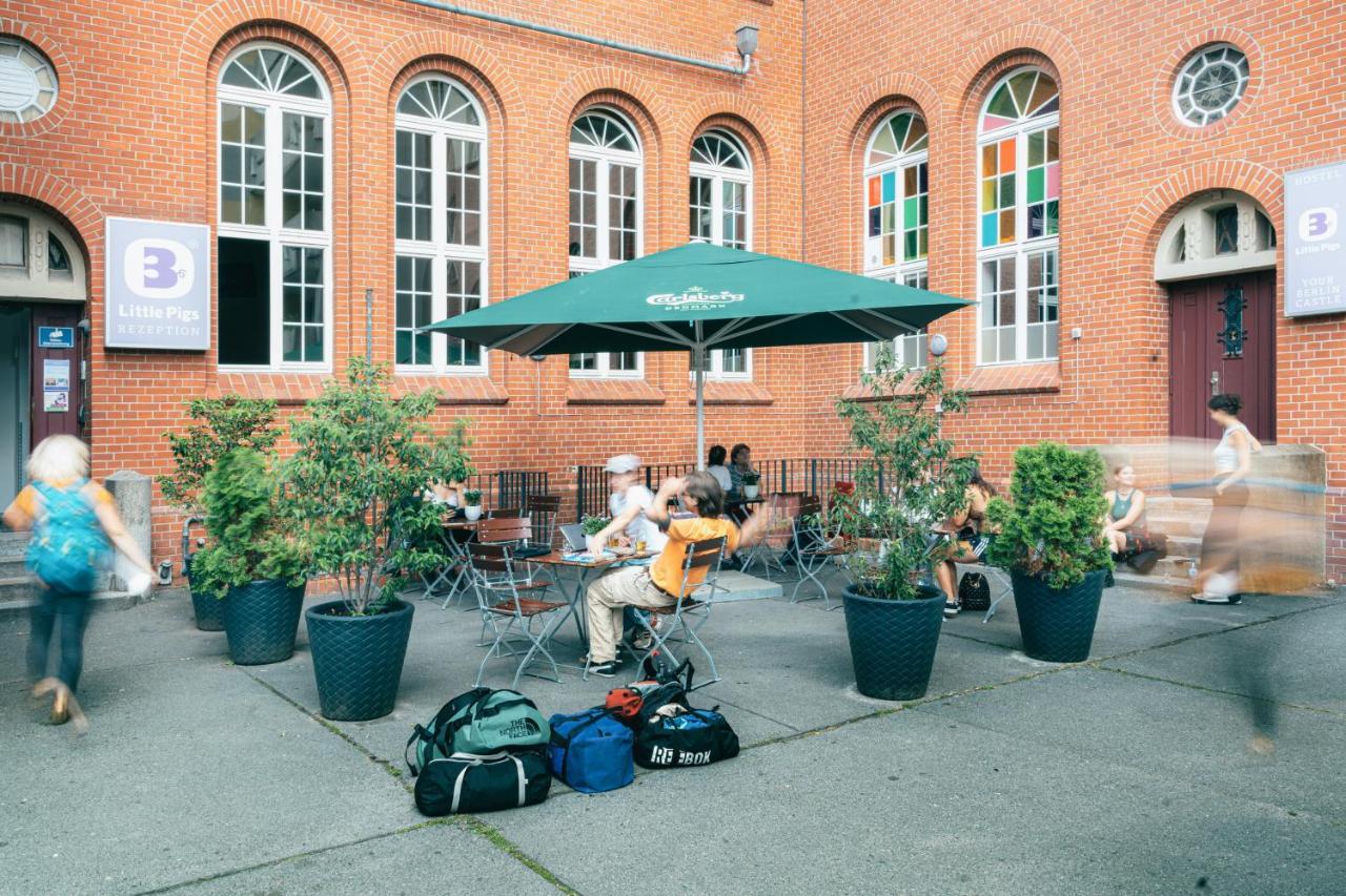 Three Little Pigs Hostel - Your Berlin Castle Exterior photo